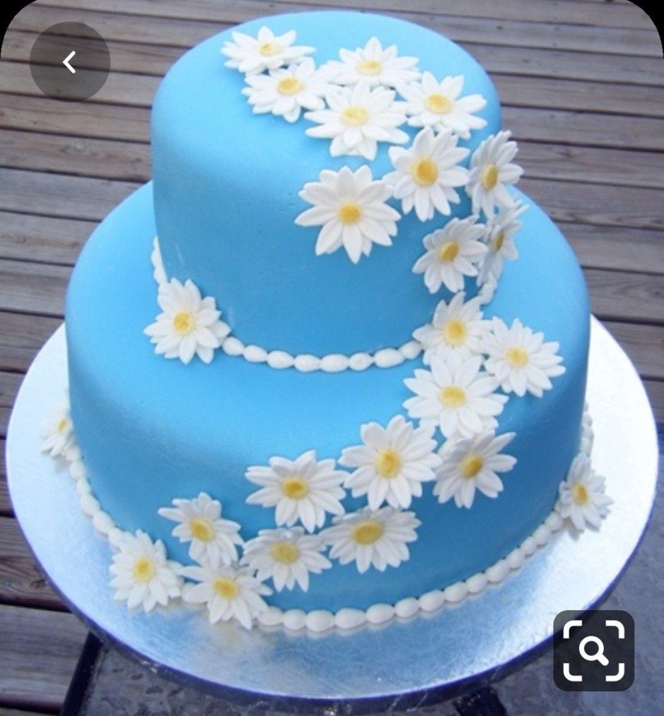 Торт голубой для девочки с ромашками