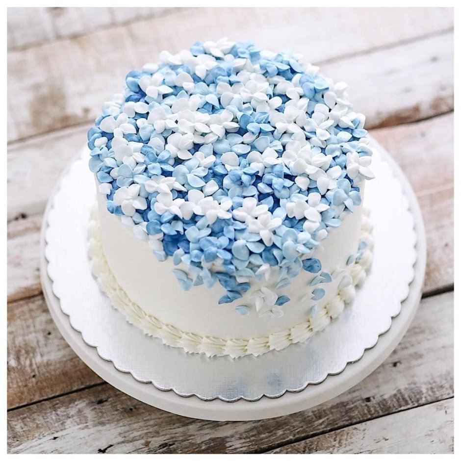 Торт кремовый голубой