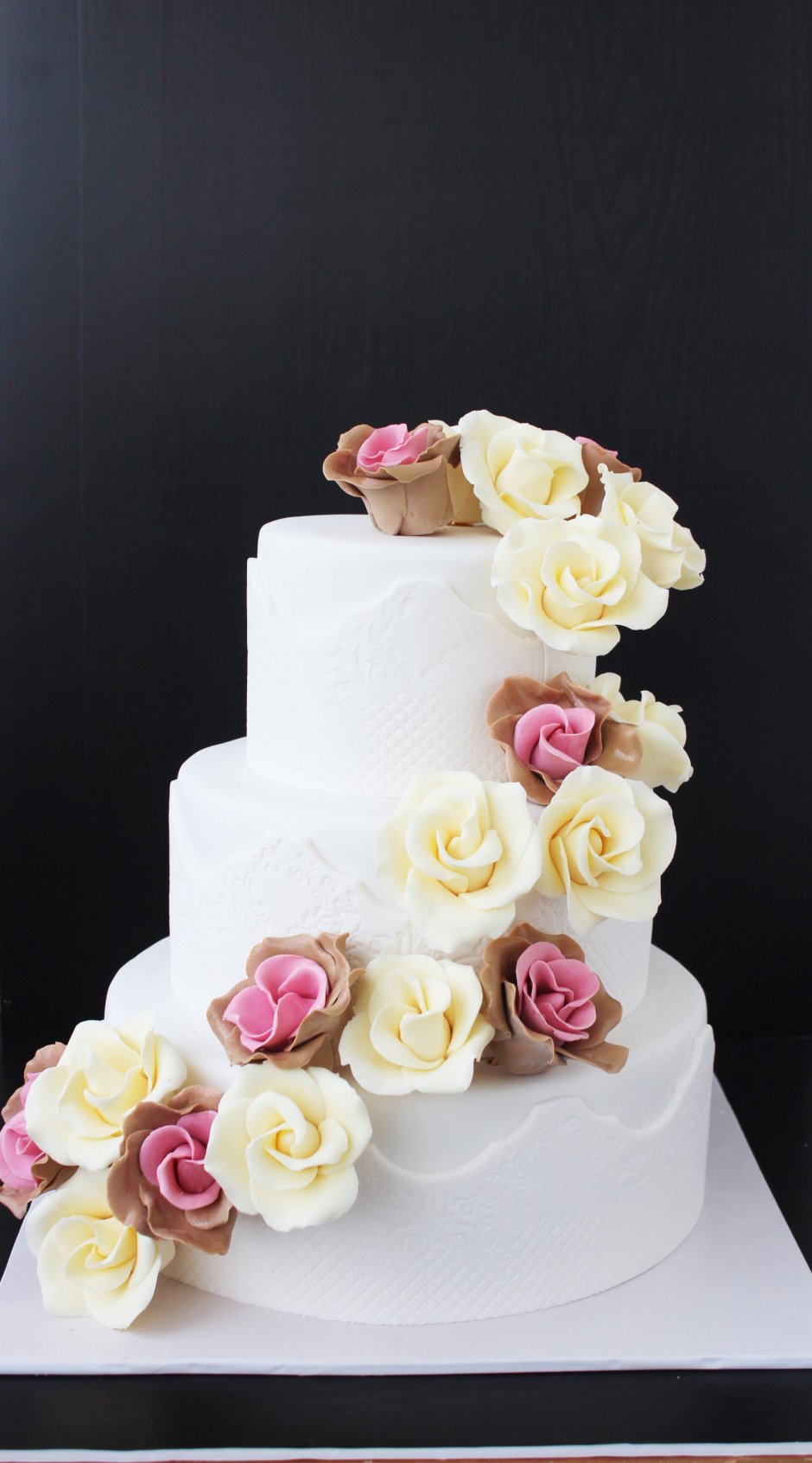 Свадебный торт с розочками