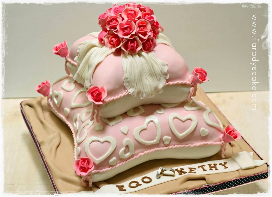 Торт подушечка Свадебная розовая