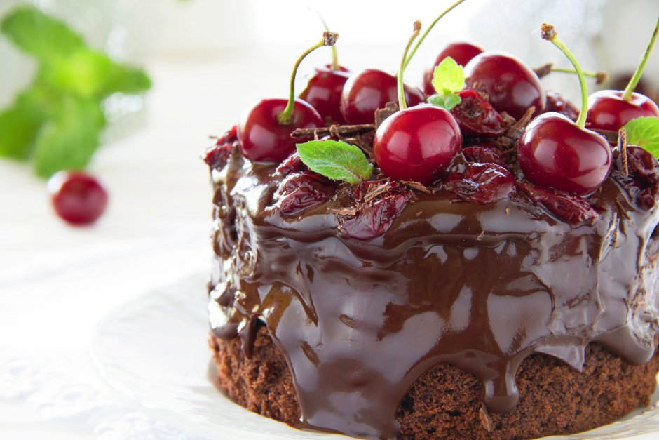 Пирожное «вишня в шоколаде»