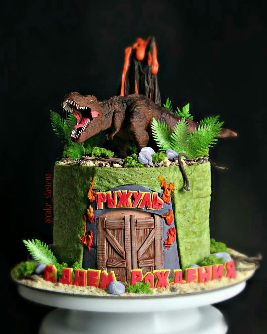 Квадратный торт с динозаврами
