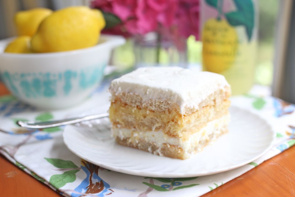 Бисквитный торт с лимонным курдом