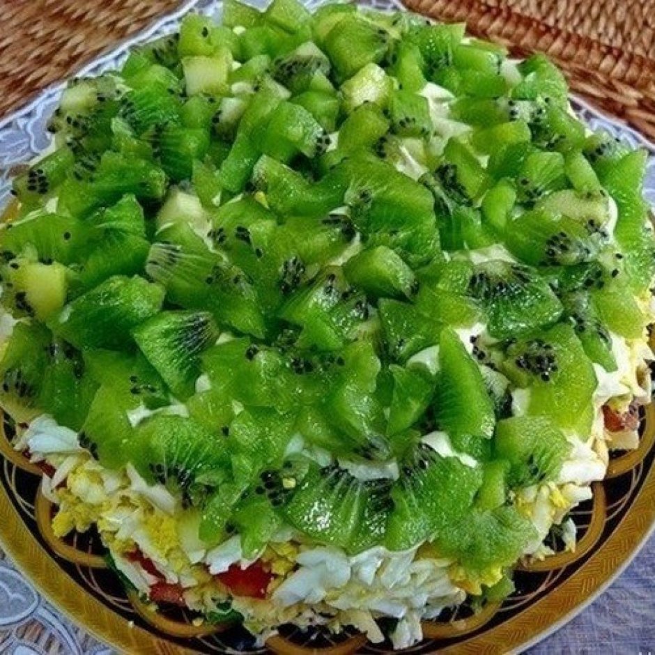 Салат с киви изумрудный