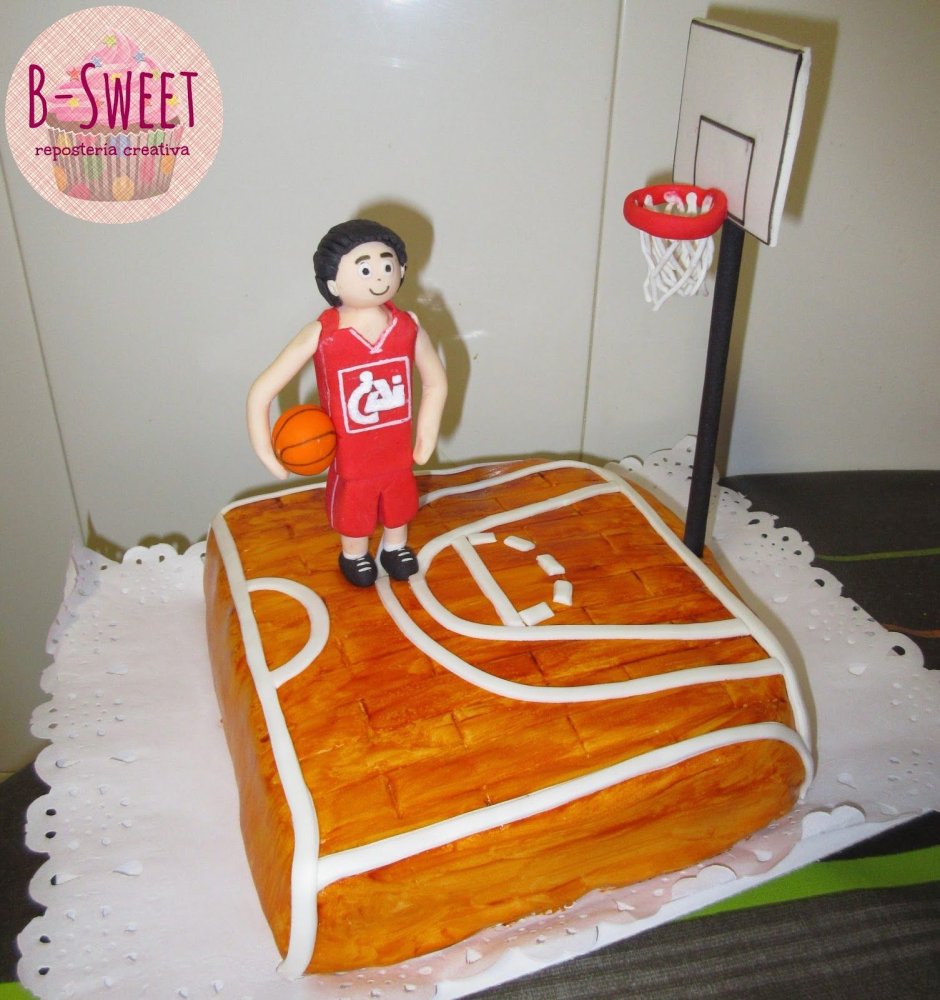 Фигурка баскетболиста на торт