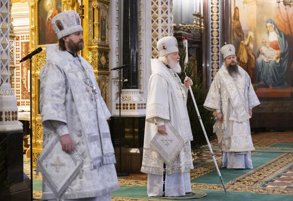 Патриарх Кирилл литургия служба Василия Великого