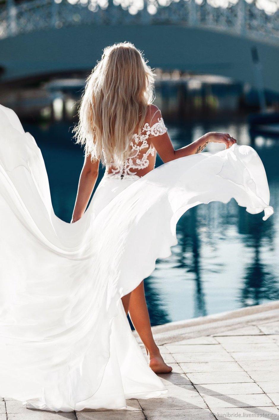 Свадебное платье с бусинами