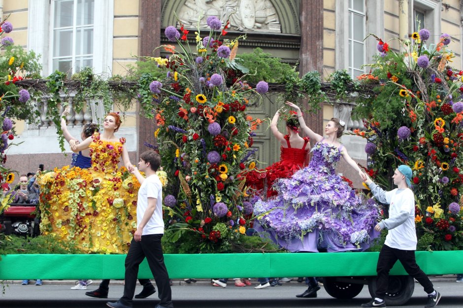 Фестиваль цветов костюмы