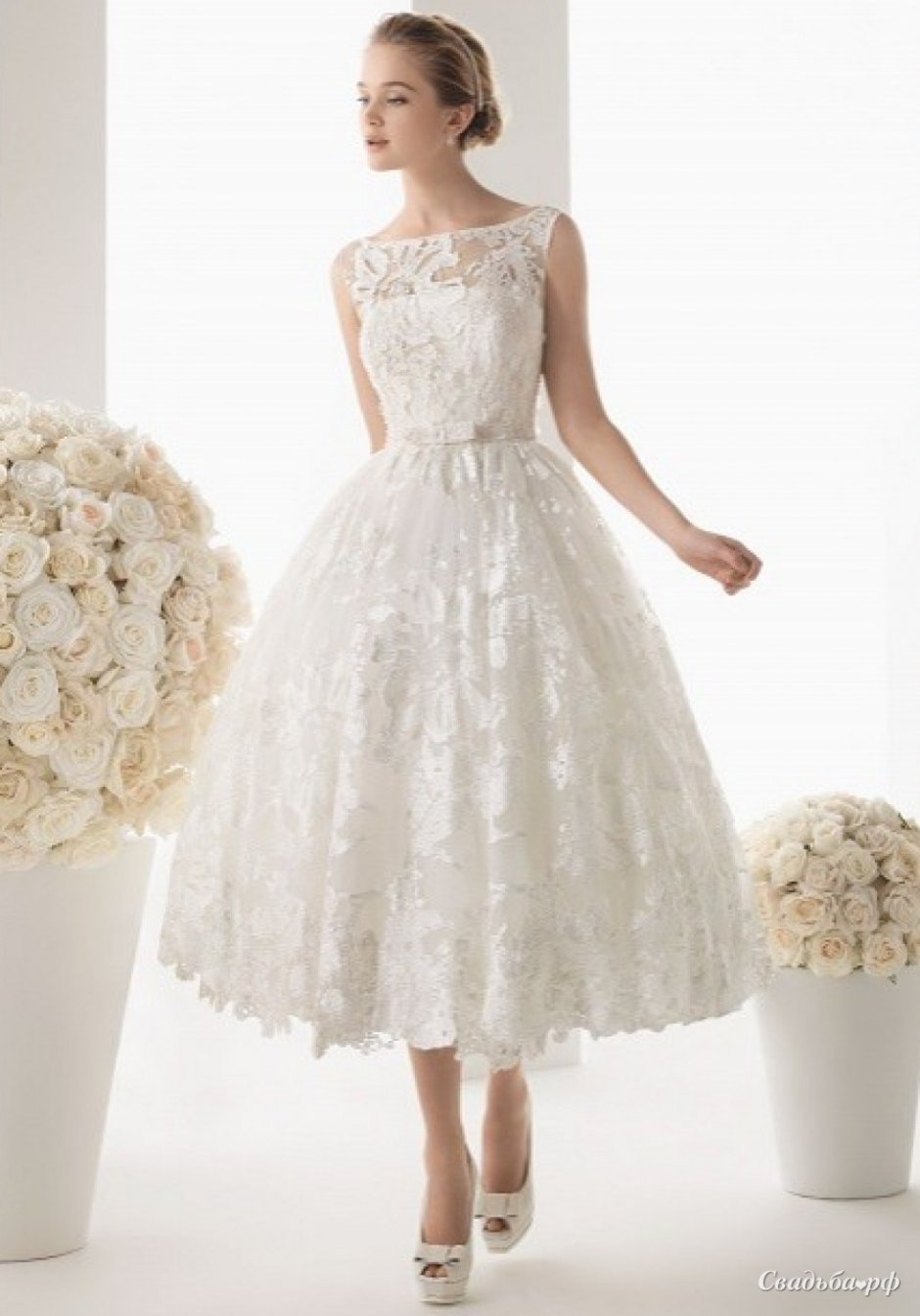 Невеста в коротком платье