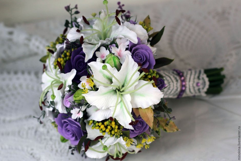 Букет невесты лилии и гипсофила