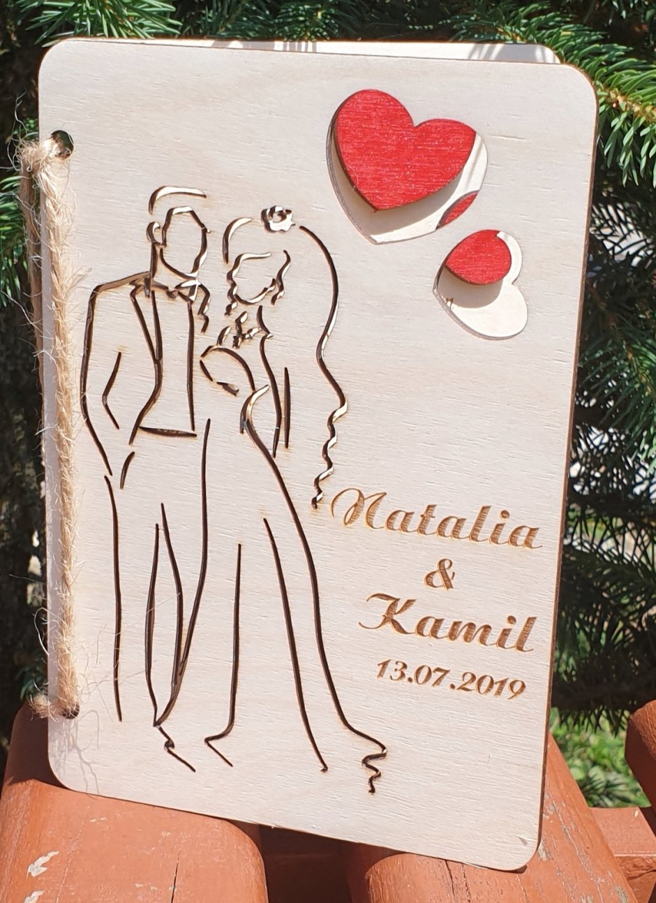 Свадебная открытка из дерева