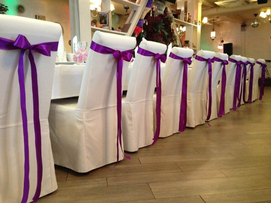 Украшение стульев на свадьбу лентами