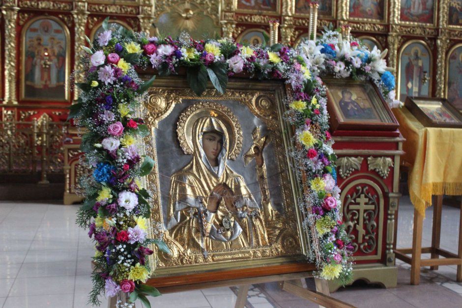 Ахтырская икона Божией матери храм Воскресения Словущего
