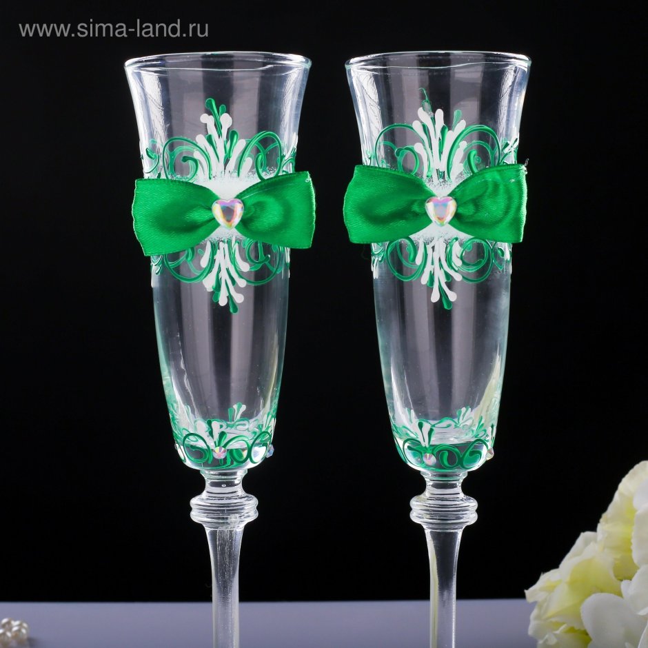 Свадебные бокалы зеленого цвета