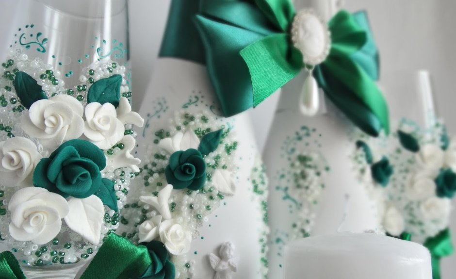 Свадебные аксессуары в зеленом цвете