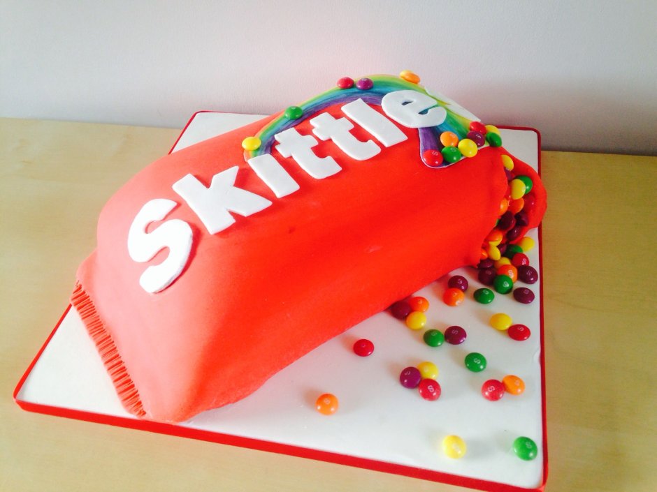 Торт СКИТЛС на день рождения мальчику