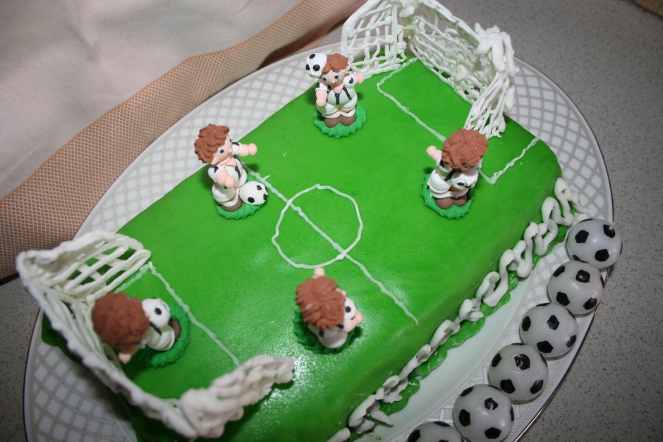Торт в стиле футбольной вечеринки