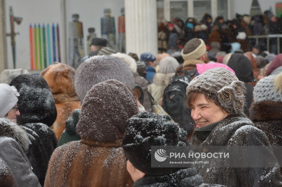 Очередь на выставку Серова в ГТГ