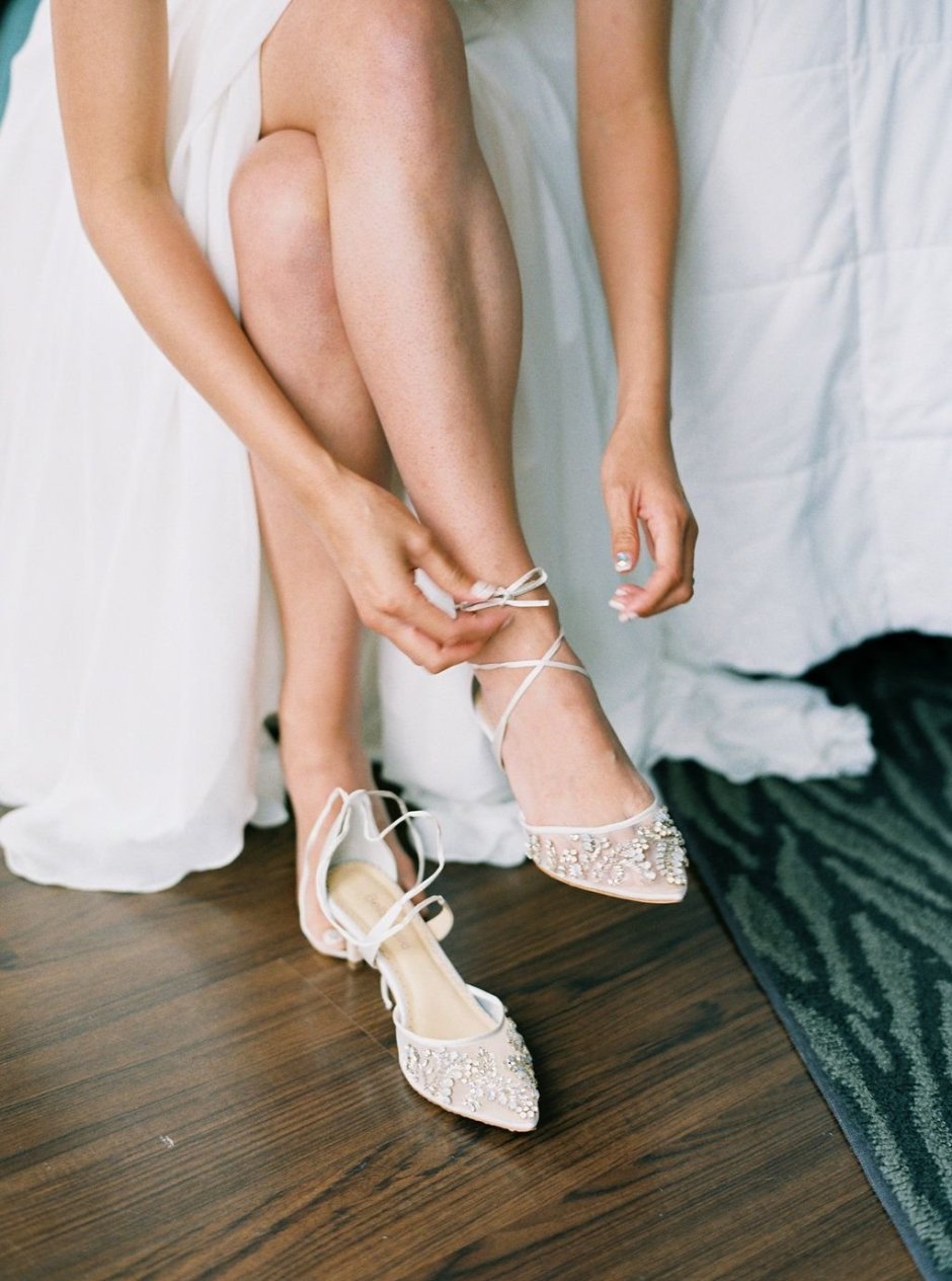 Свадебные босоножки без каблука
