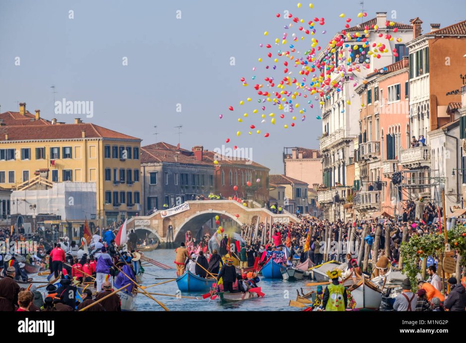 Карнавал в Венеции парад