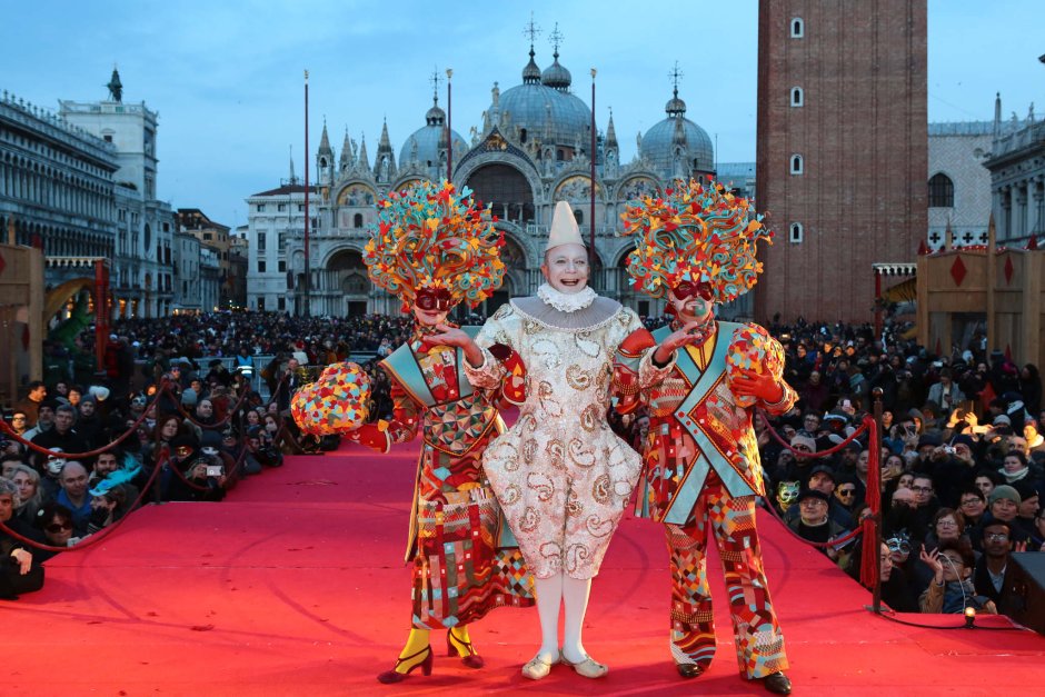 Венеция карнавал фейерверк