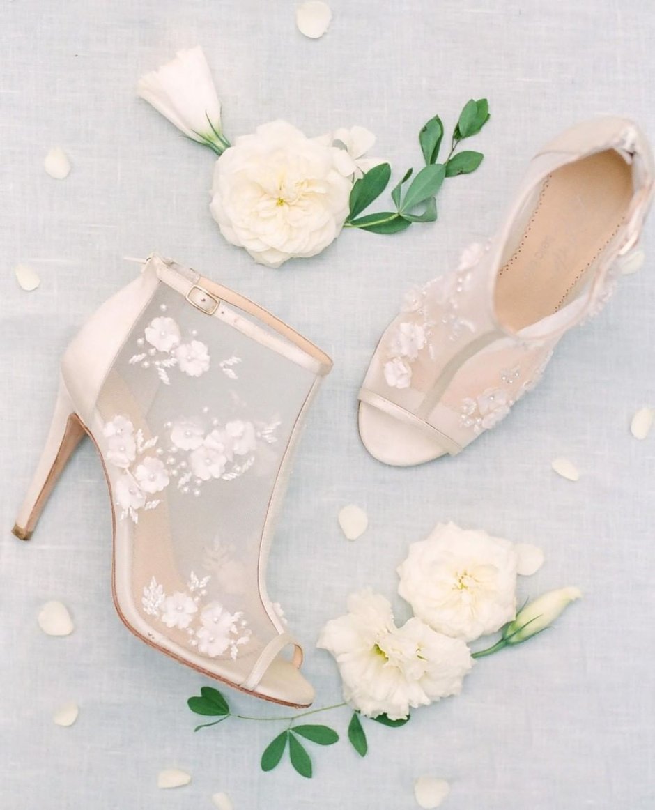 Свадебная обувь для невесты без каблука на осень