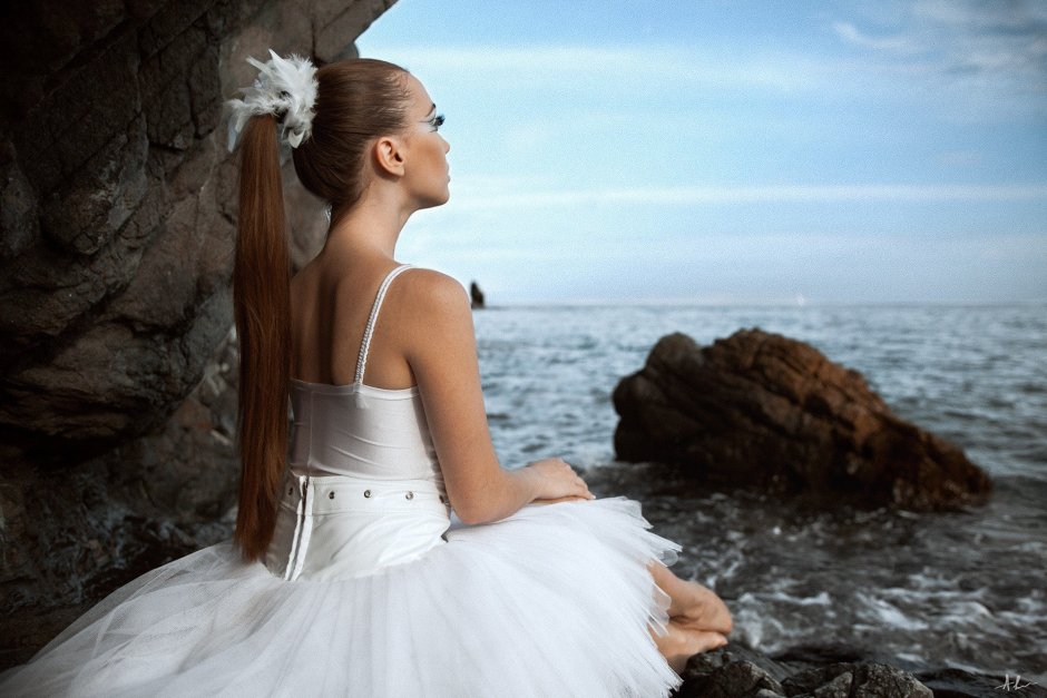Балерина в белом платье