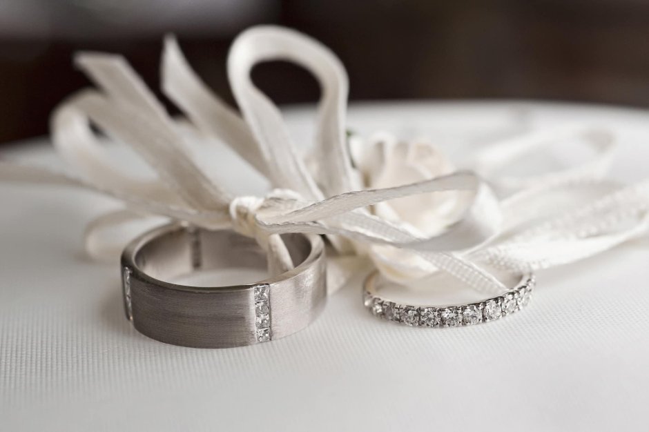 Свадебные кольца лента