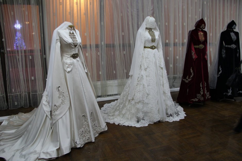 Национальное свадебное платье карачаевцев