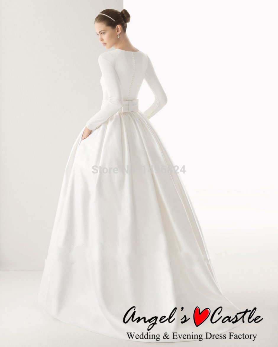 Свадебное платье с вырезом лодочка и длинным рукавом