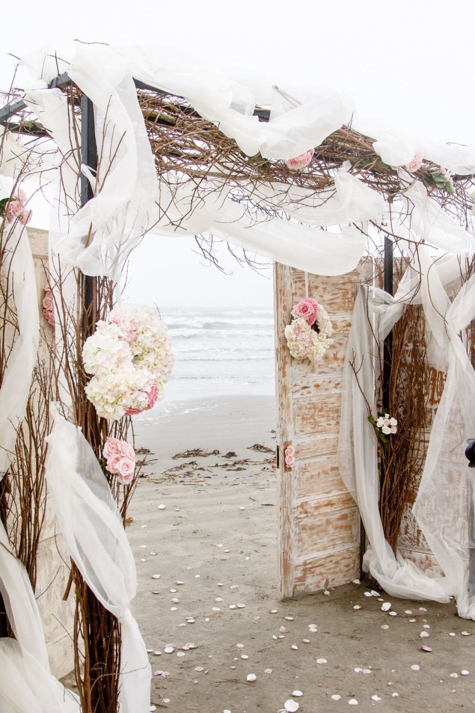 Свадебная арка в стиле шебби Шик