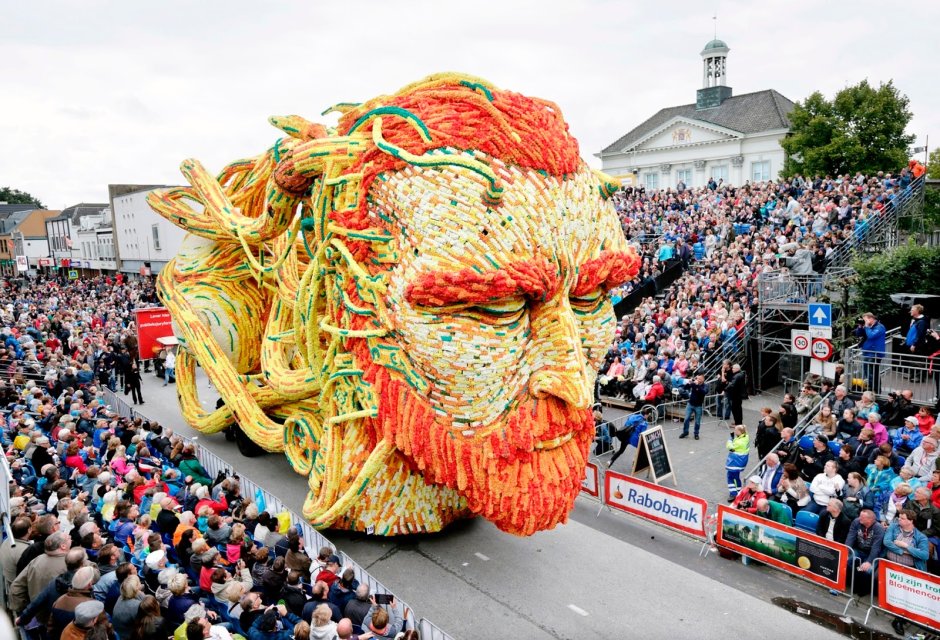 Цветочный фестиваль Bloemencorso в Нидерландах