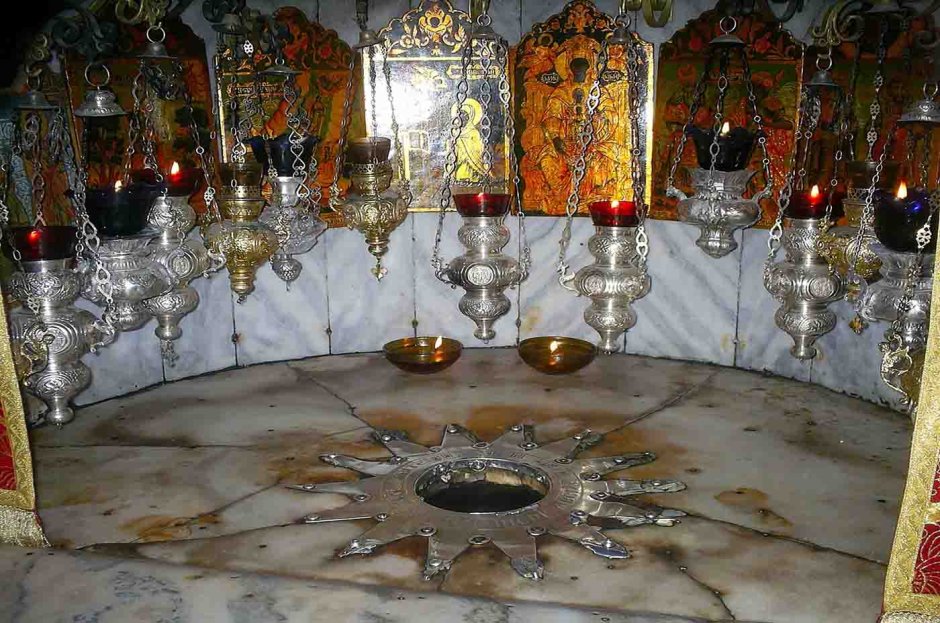 Вифлеемская звезда в храме Рождества Христова в Вифлееме