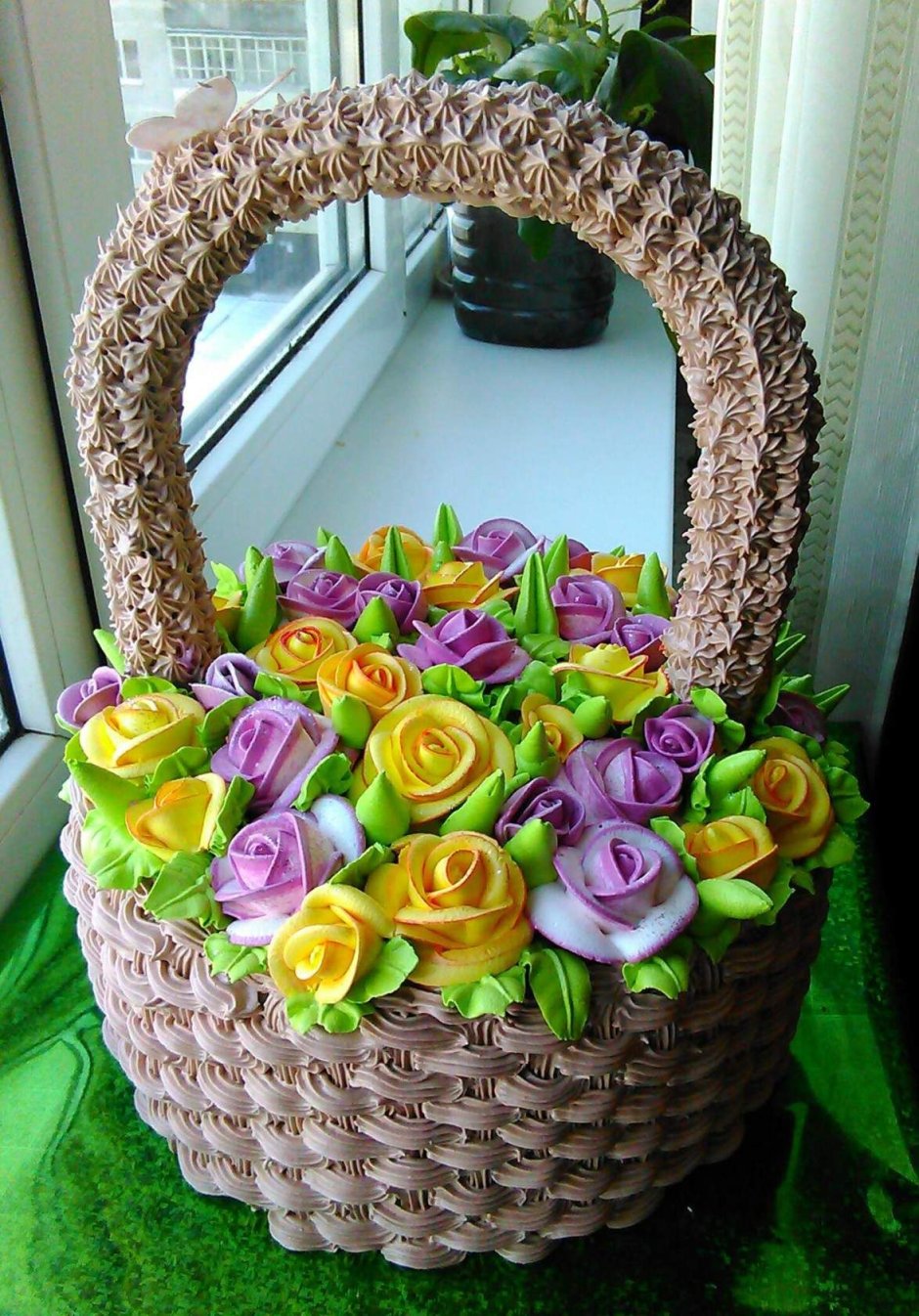 Торт корзина с полевыми цветами