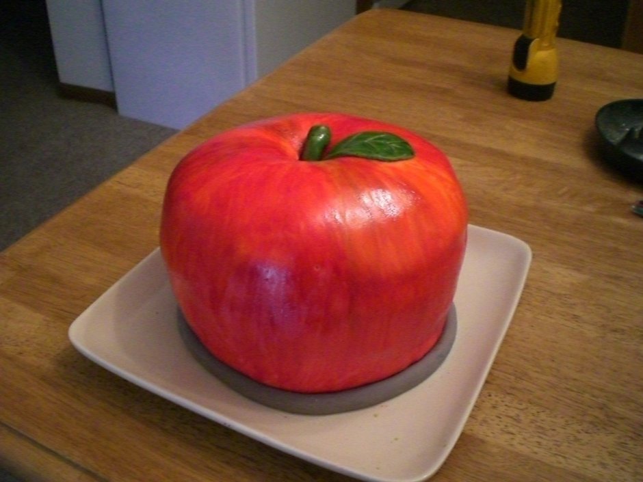 Торт в форме яблока