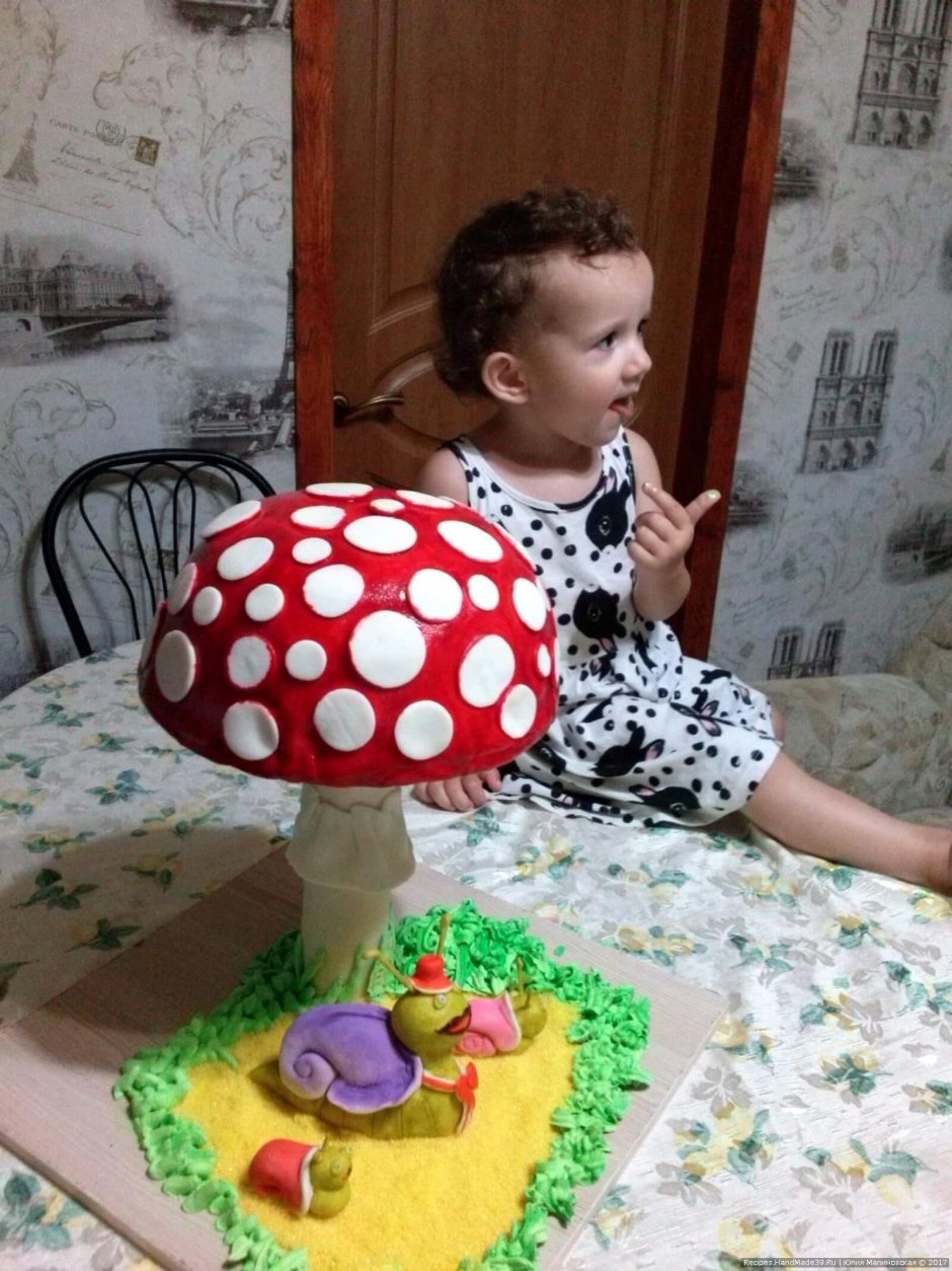 Торт в виде грибочка