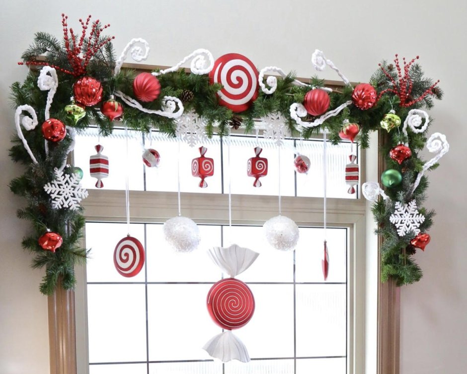 Идея украшения окна в стиле Рождество