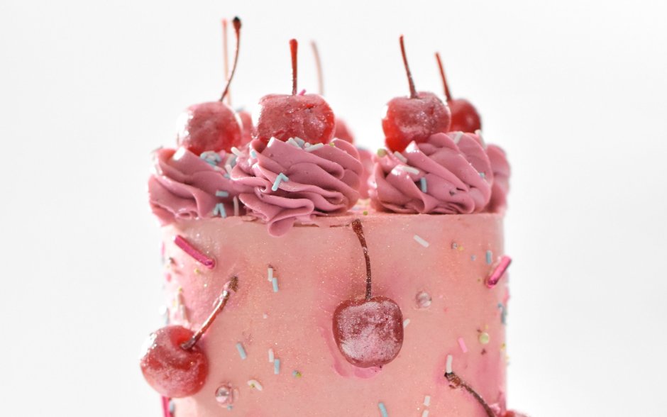 Кусок торт с розочками