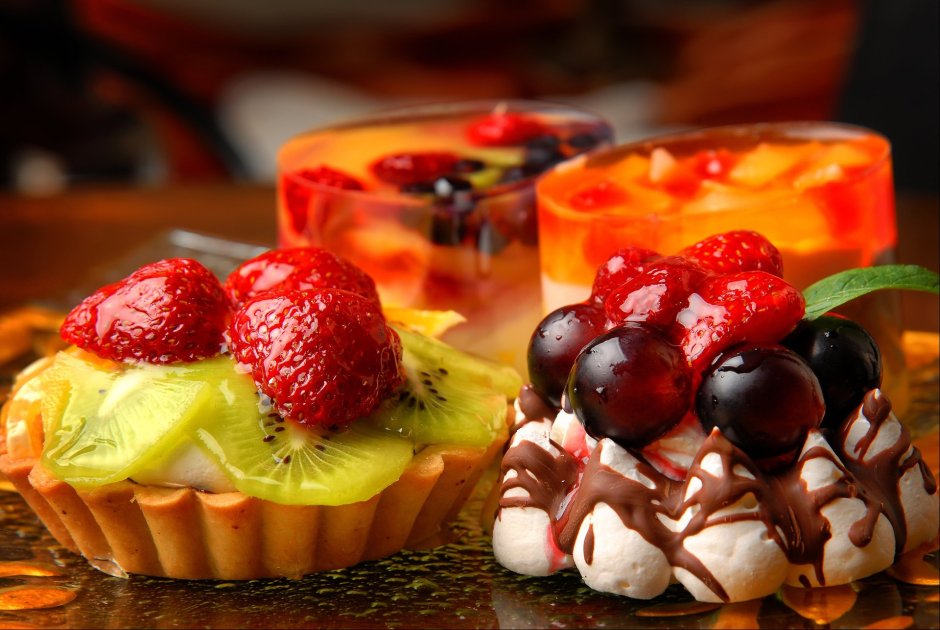 Пирожные с фруктами