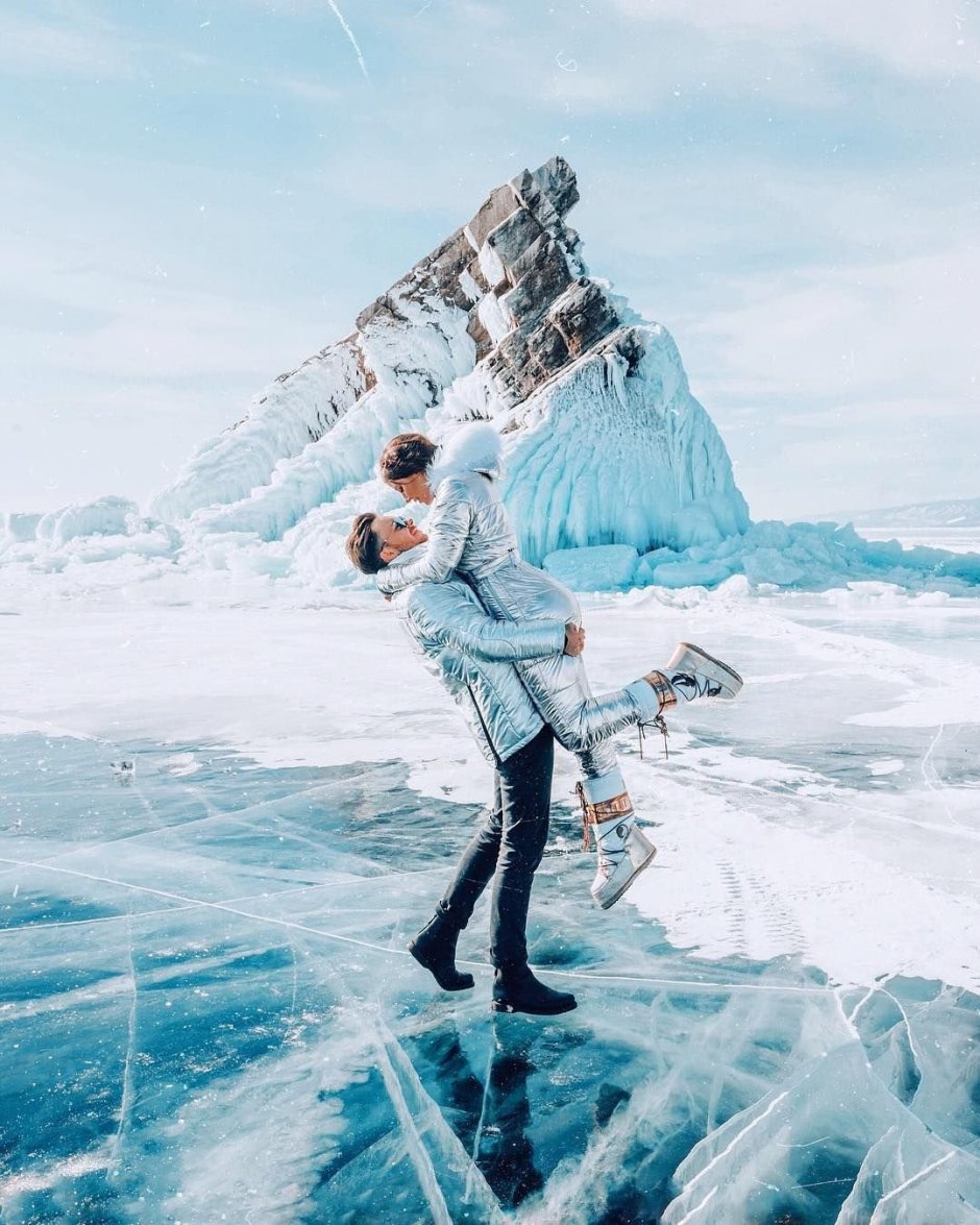 Зимние фотосессии на Байкале пары