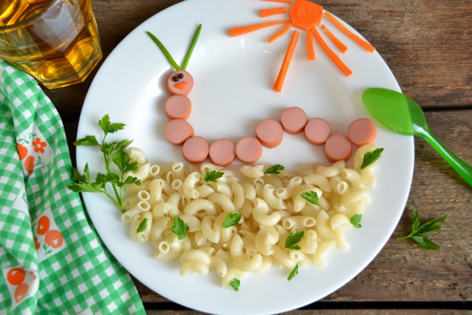Украшение блюд из макарон для детей