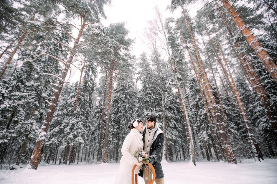 Зимняя Свадебная фотосессия в лесу