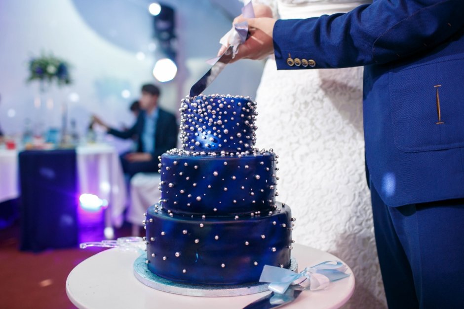 Торт на свадьбу трехъярусный голубой