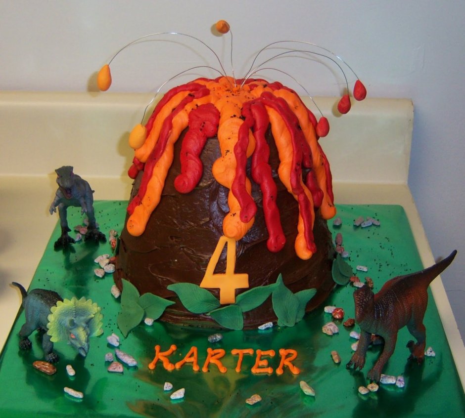 Торт в виде вулкана на день рождения