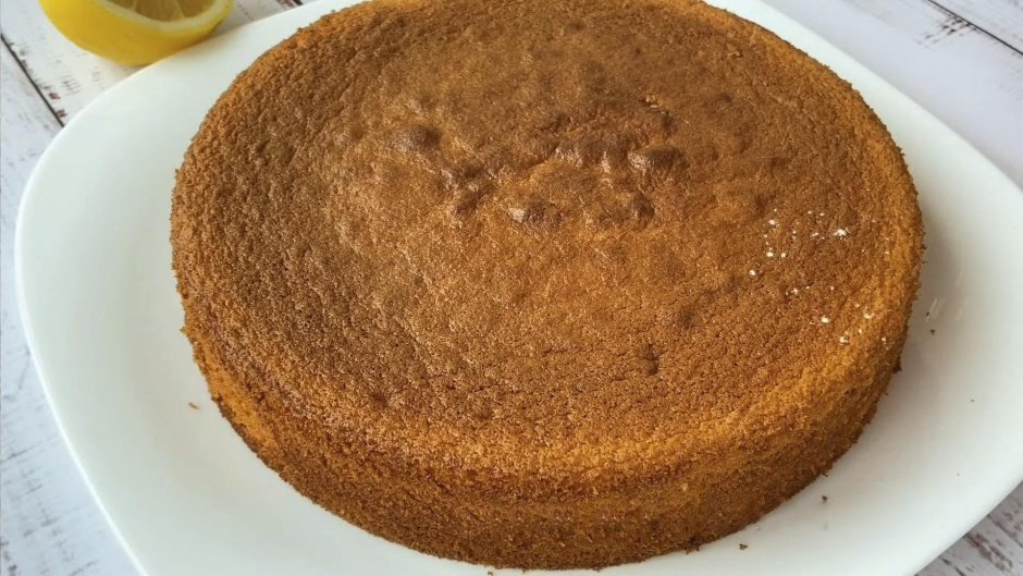 Торт с ванильным бисквитом