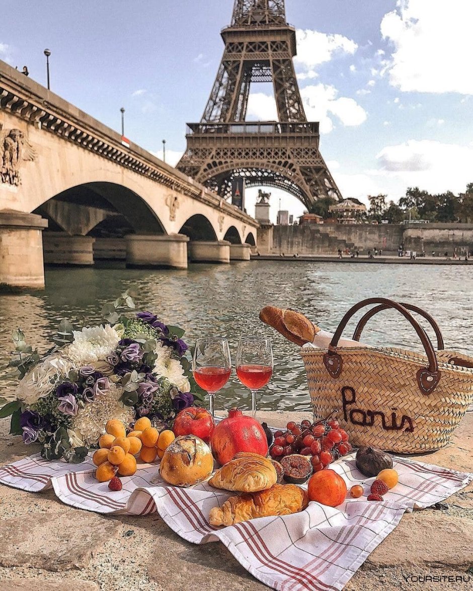Париж пикник Эйфелева башня