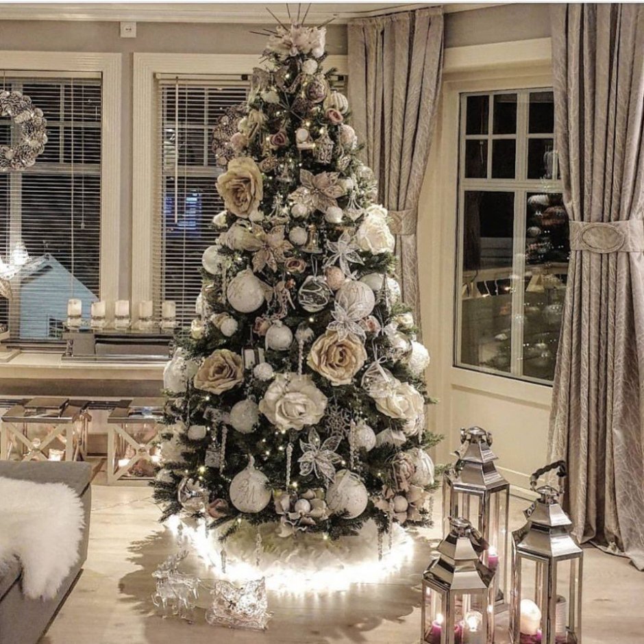 Стильное украшение новогодней елки