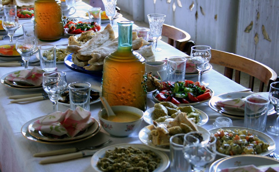 Грузинский праздничный стол фото