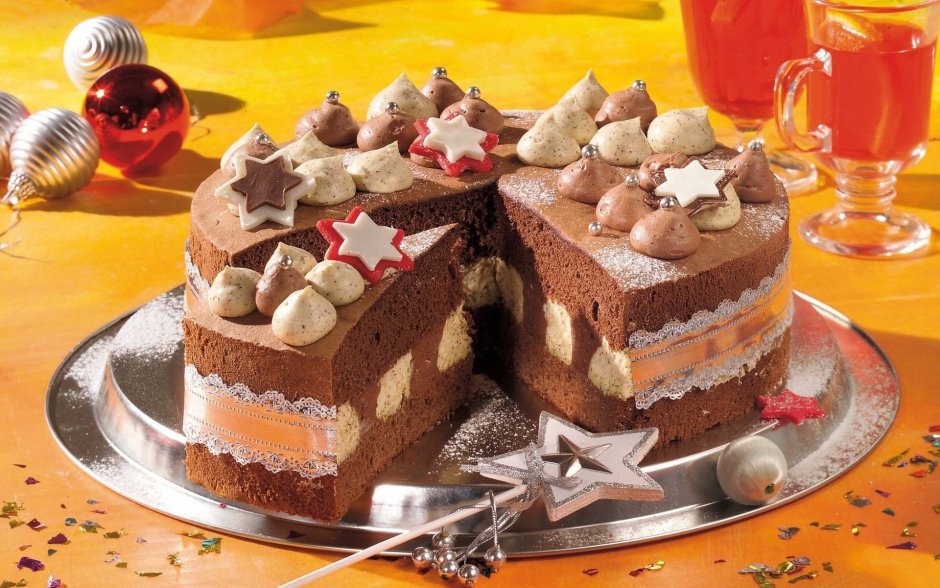 Праздничный шоколадный торт