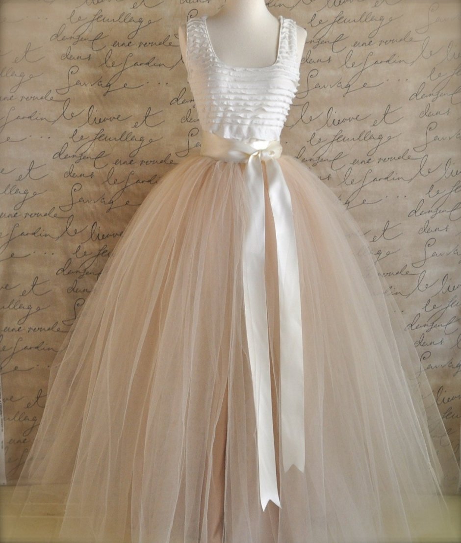 Свадебное платье с юбкой из фатина